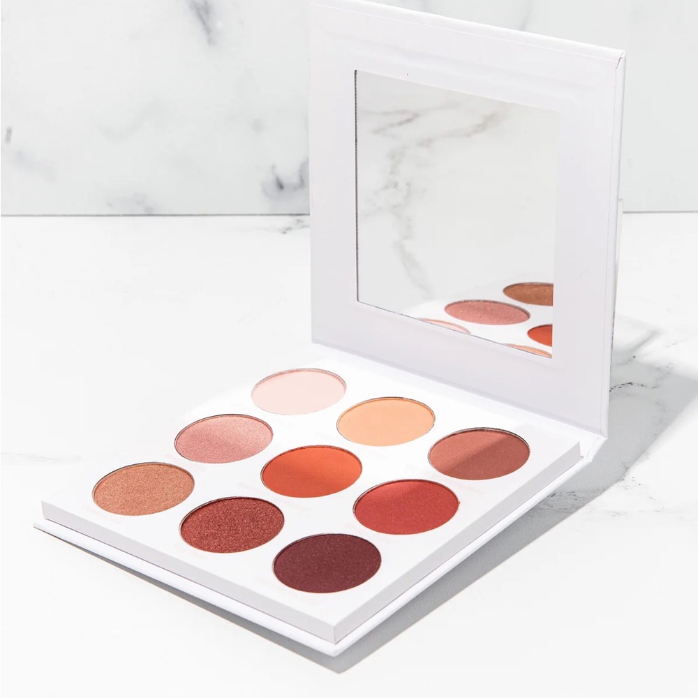 #GIVE THEM LALA BEAUTY The Baby Palette